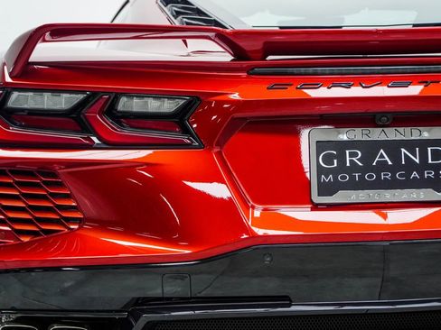 Used 2021 Chevrolet Corvette Stingray Premium Cpe w/ Z51 Performance Package RWD image 19