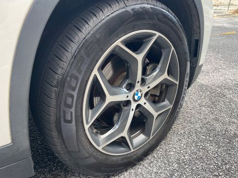 Used 2019 BMW X1 xDrive28i w/ Convenience Package AWD/4WD image 12