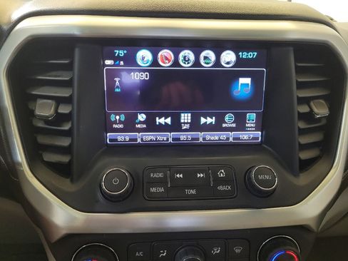 Used 2018 GMC Acadia SLT FWD image 25