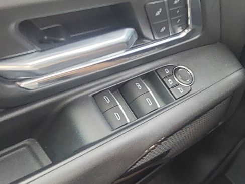 Used 2025 Chevrolet Silverado EV LT AWD/4WD image 28