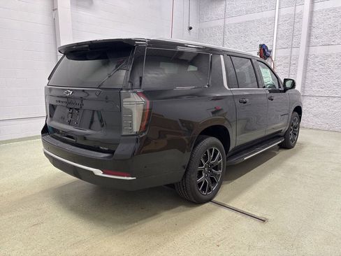 New 2026 Chevrolet Suburban LT w/ Comfort Package image 4