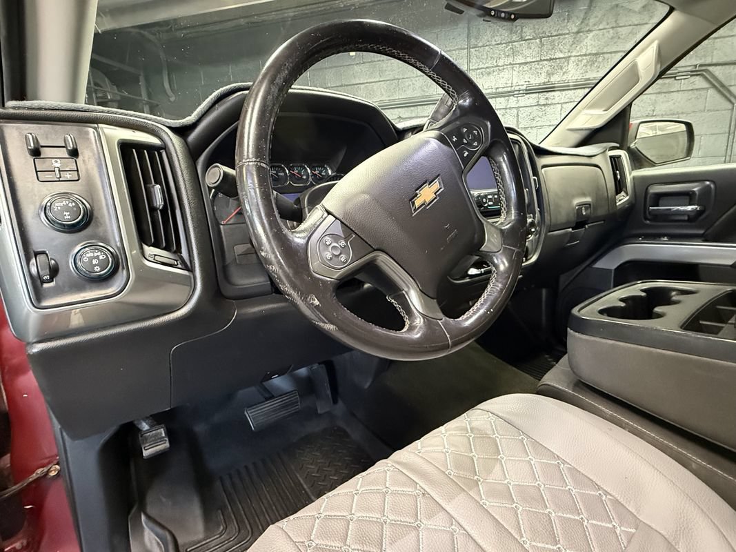 Used 2018 Chevrolet Silverado 1500 LT w/ All Star Edition AWD/4WD image 10