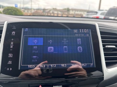 Used 2017 Honda Pilot EX-L image 33