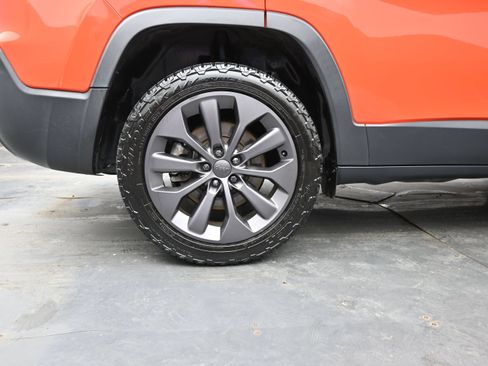 Used 2021 Jeep Cherokee Latitude Lux 80th Anniv w/ Quick Order Package 26U 80TH AWD/4WD image 11