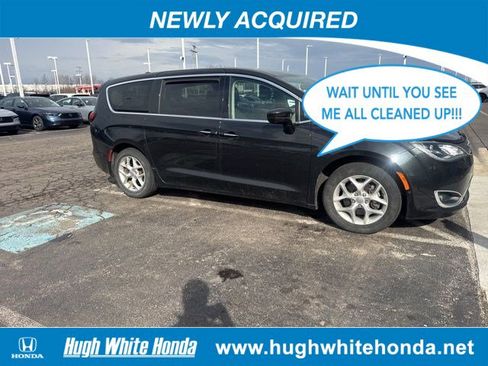 Used 2019 Chrysler Pacifica Touring Plus w/ Advanced Safetytec Group image 1