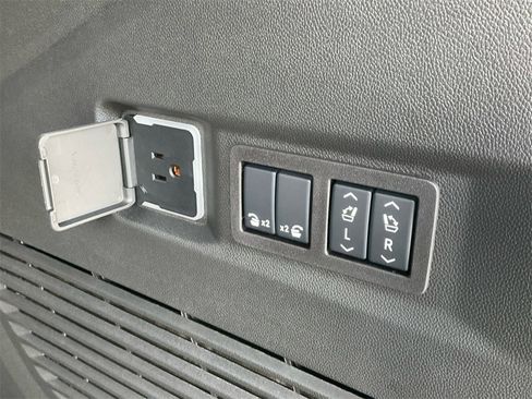 New 2026 Chevrolet Tahoe Premier image 33