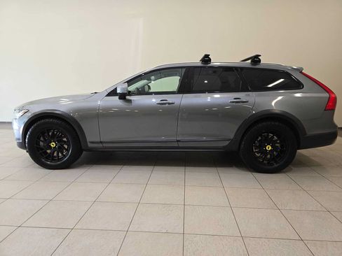 Used 2020 Volvo V90 T6 Cross Country AWD/4WD image 3