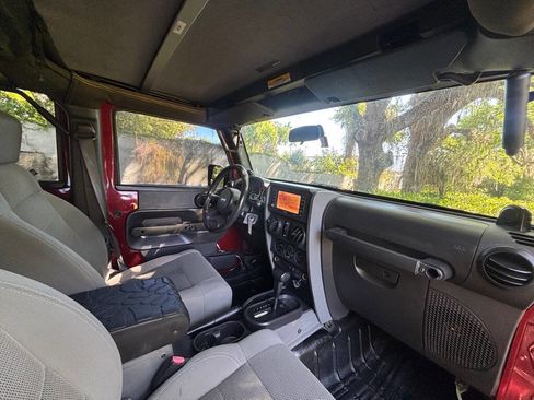 Used 2007 Jeep Wrangler Unlimited Sahara image 16