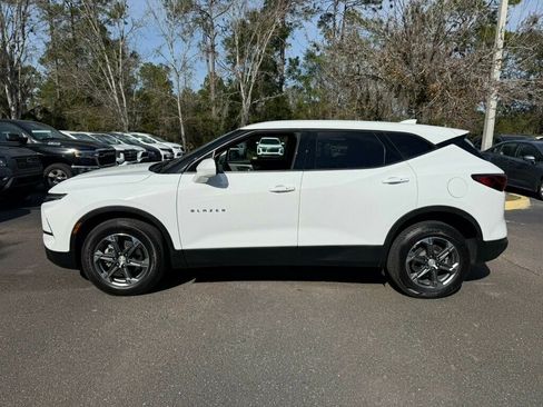 Used 2025 Chevrolet Blazer LT image 2