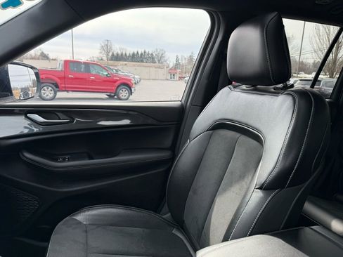 Certified 2023 Jeep Grand Cherokee Altitude image 25