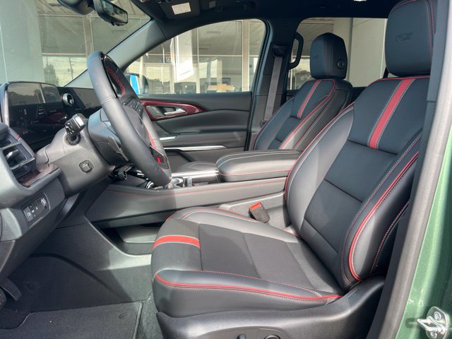 New 2027 Chevrolet Traverse RS FWD image 17