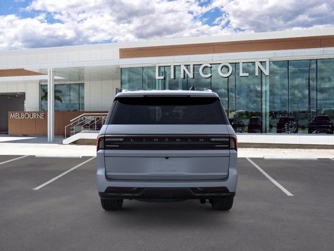 New 2026 Lincoln Navigator Premiere AWD/4WD image 5