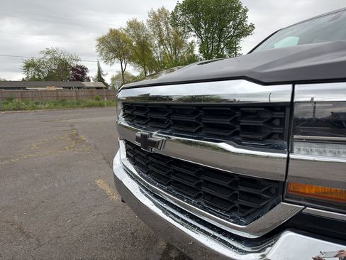 Used 2018 Chevrolet Silverado 1500 LT w/ All Star Edition AWD/4WD image 5