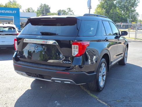 Used 2023 Ford Explorer XLT w/ Equipment Group 202A AWD/4WD image 2