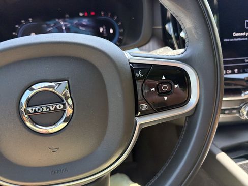 Used 2022 Volvo XC60 B5 Inscription w/ Advanced Package AWD/4WD image 28