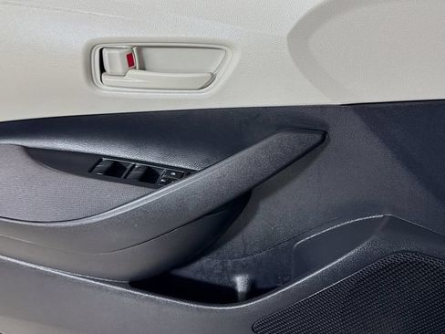 Used 2025 Toyota Corolla LE FWD image 16