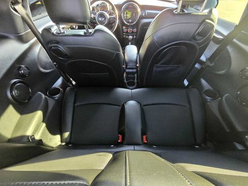 Used 2018 MINI Cooper S image 18