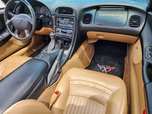 Used 1998 Chevrolet Corvette Convertible w/ Memory Pkg image 23