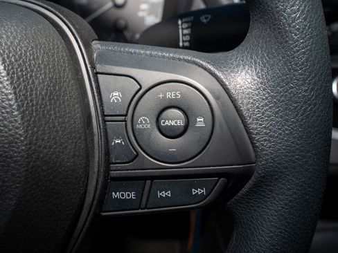 Used 2025 Toyota Corolla LE image 30