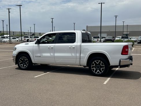 Used 2025 RAM 1500 Laramie AWD/4WD image 3