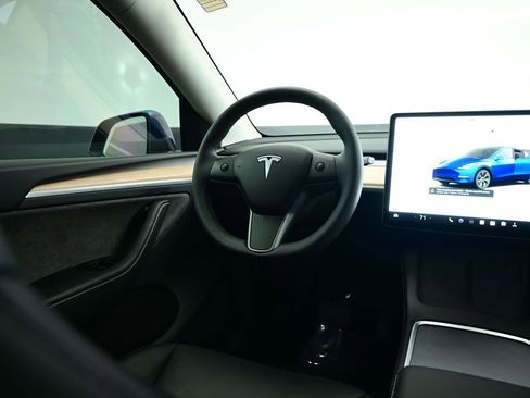 Used 2025 Tesla Model Y Long Range AWD/4WD image 37