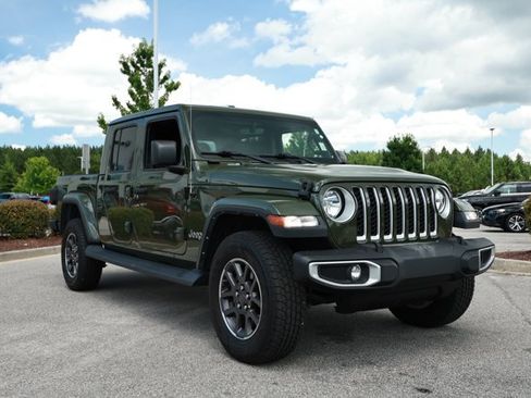 Used 2022 Jeep Gladiator Overland w/ Popular Equipment Package AWD/4WD image 3
