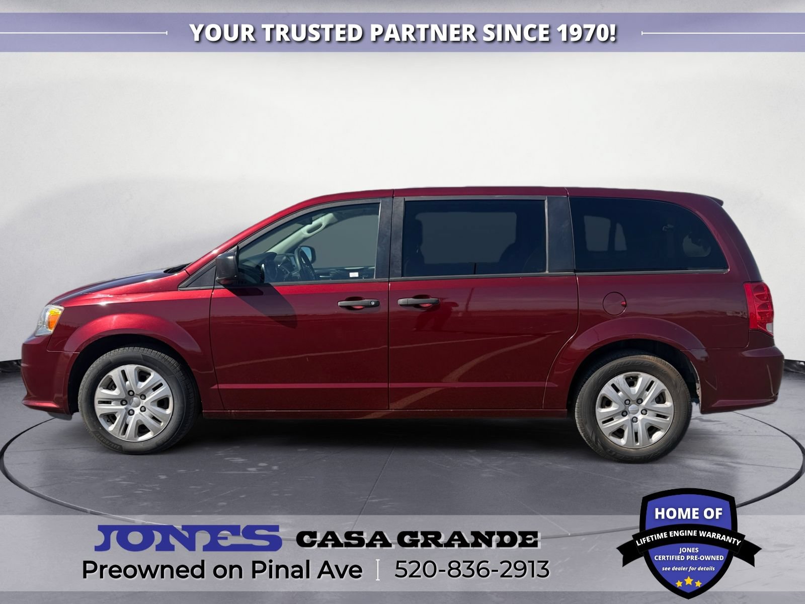 Used 2019 Dodge Grand Caravan SE FWD image 2