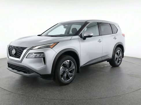 Used 2025 Nissan Rogue SV FWD image 3