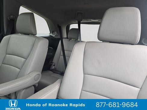 Used 2021 Honda Pilot Touring image 16