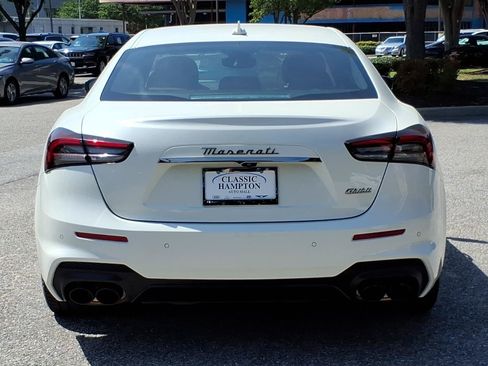 Used 2022 Maserati Ghibli Modena RWD image 9