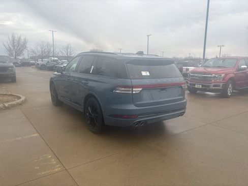 New 2026 Lincoln Aviator Reserve w/ Jet Appearance Package AWD/4WD image 9