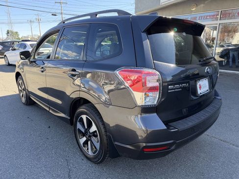 Used 2017 Subaru Forester 2.5i Premium w/ All-Weather Package AWD/4WD image 5