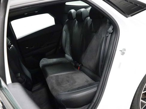 Used 2022 Hyundai Elantra N FWD image 34