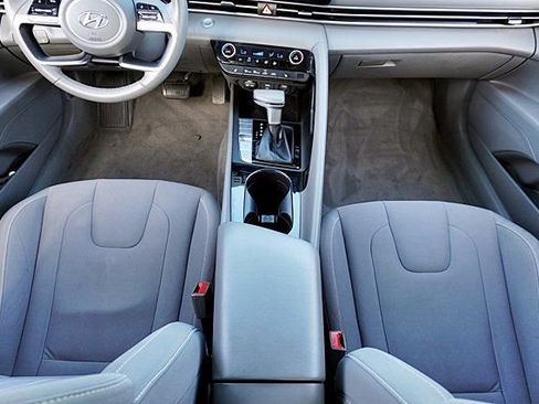 Used 2022 Hyundai Elantra SEL w/ Convenience Package FWD image 19