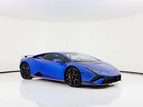 Used 2023 Lamborghini Huracan Tecnica RWD image 2