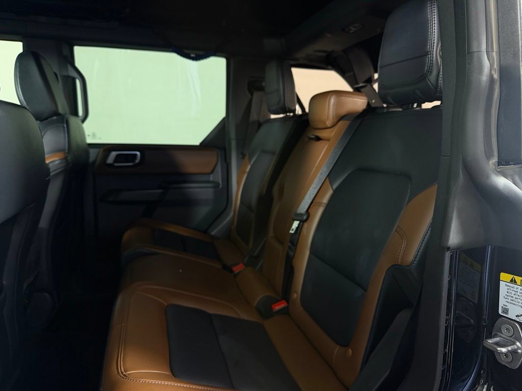 Used 2024 Ford Bronco Outer Banks AWD/4WD image 16