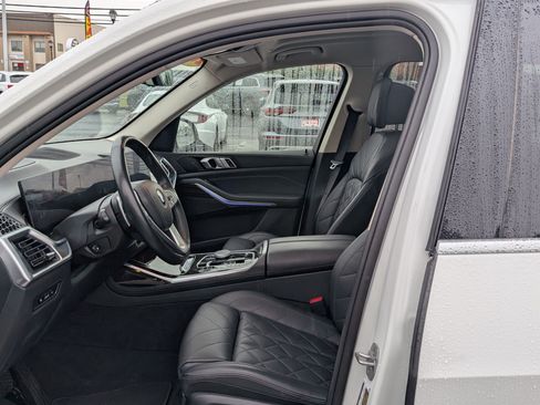 Used 2024 BMW X7 xDrive40i AWD/4WD image 16