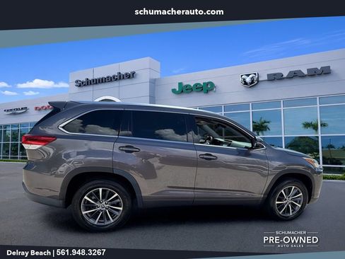 Used 2018 Toyota Highlander XLE FWD image 8