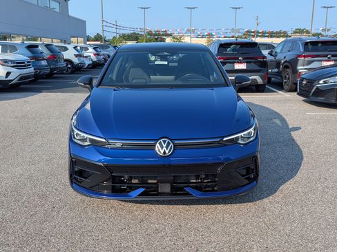 Used 2026 Volkswagen Golf AWD/4WD image 8
