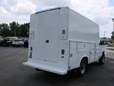 New 2026 Ford E-350 and Econoline 350 Super Duty w/ Power Equipment Group image 5
