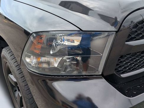 Used 2019 RAM 1500 Express w/ Express Value Package AWD/4WD image 9