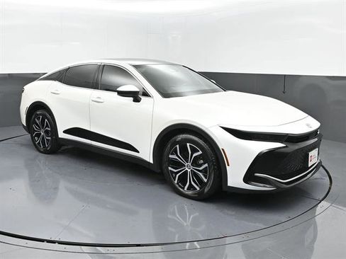 Certified 2023 Toyota Crown AWD/4WD image 2