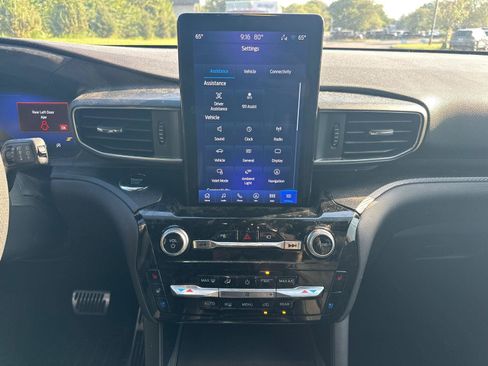 Used 2022 Ford Explorer ST w/ Equipment Group 401A AWD/4WD image 17