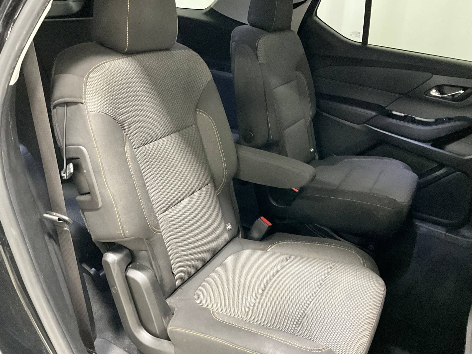 Used 2020 Chevrolet Traverse LT FWD image 25