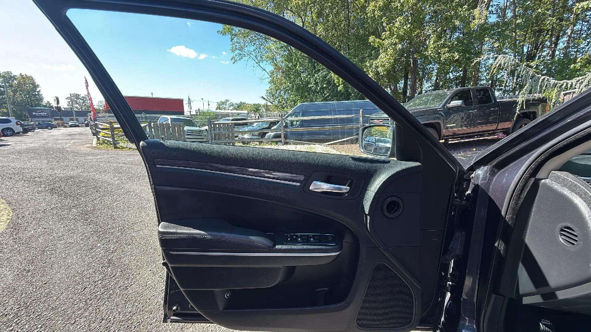 Used 2019 Chrysler 300 Touring w/ Sport Appearance Package RWD image 9