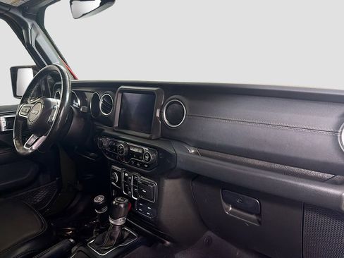 Used 2021 Jeep Wrangler Unlimited Sahara w/ Cold Weather Group AWD/4WD image 31