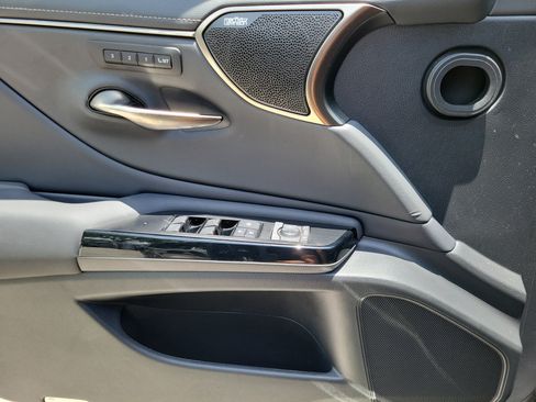 Used 2024 Lexus ES 350 F Sport w/ Accessory Package (Z2) FWD image 15