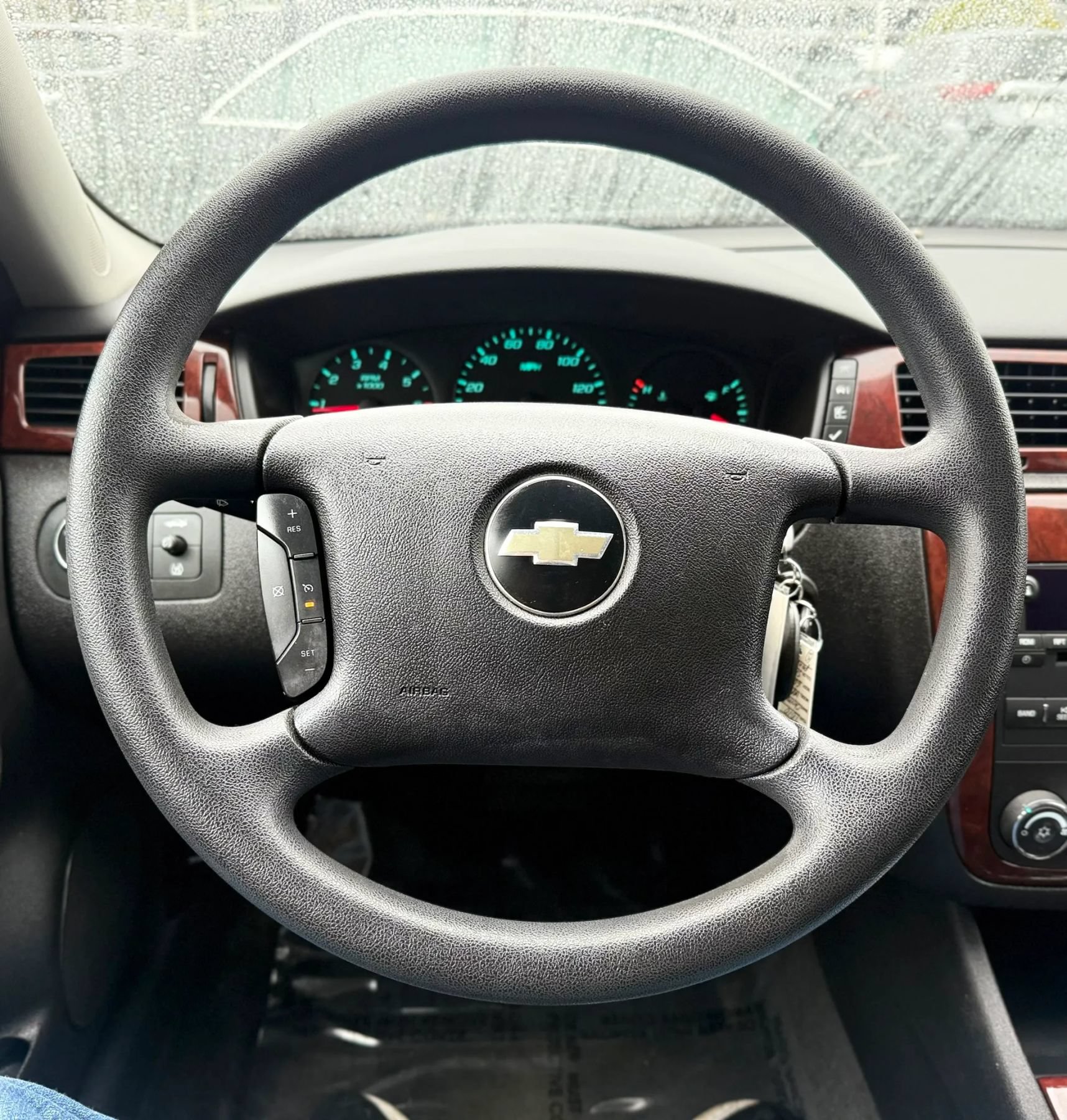 Used 2010 Chevrolet Impala LS FWD image 12
