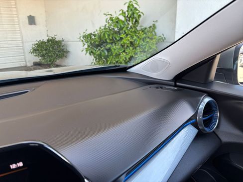 Used 2025 Chevrolet Trax LT image 35