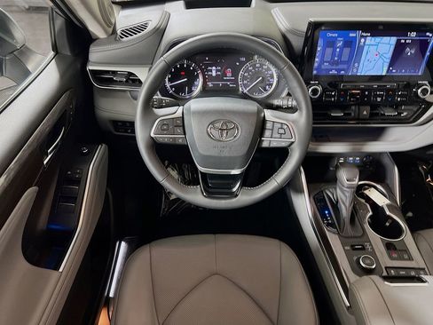 Used 2022 Toyota Highlander Platinum AWD/4WD image 20